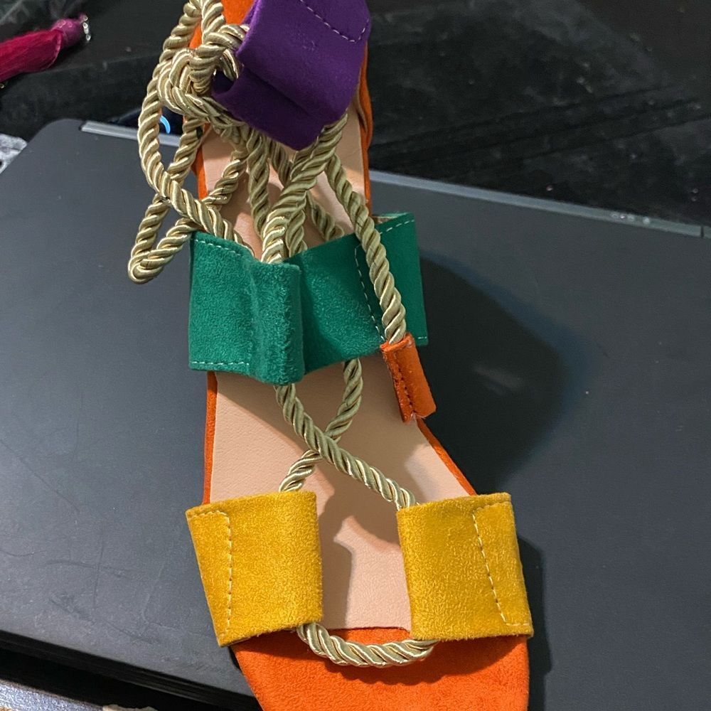 Summer chic footwear​​ - Picture 5 of 5